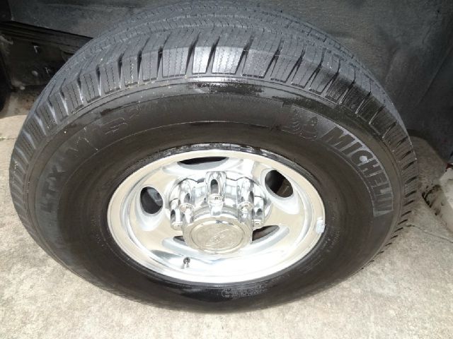 Ford Excursion 2004 photo 8