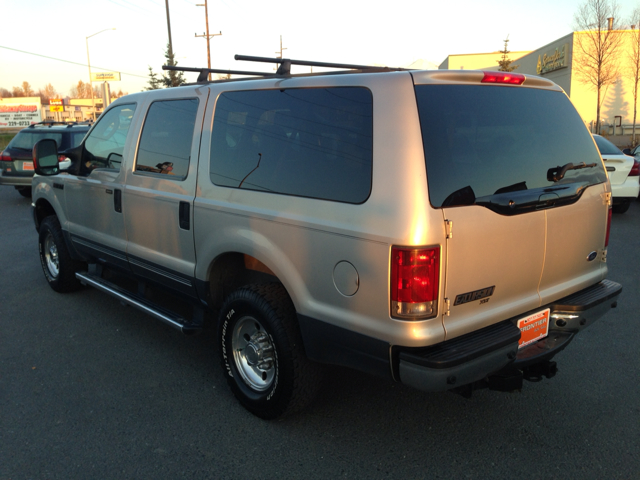 Ford Excursion 2004 photo 2