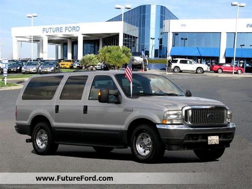 Ford Excursion 2004 photo 1