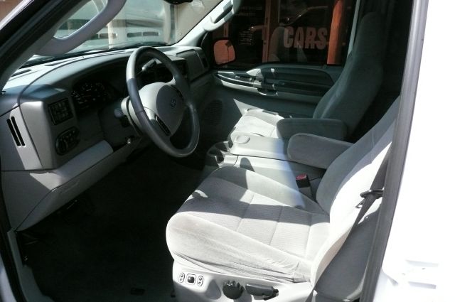 Ford Excursion 2004 photo 3