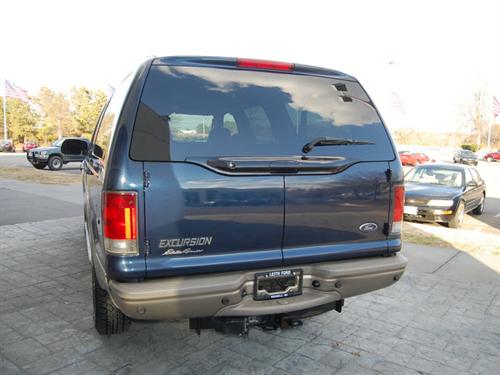 Ford Excursion 2004 photo 2