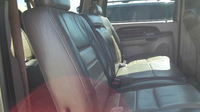 Ford Excursion 2004 photo 2