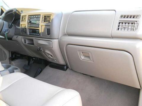 Ford Excursion 2004 photo 1