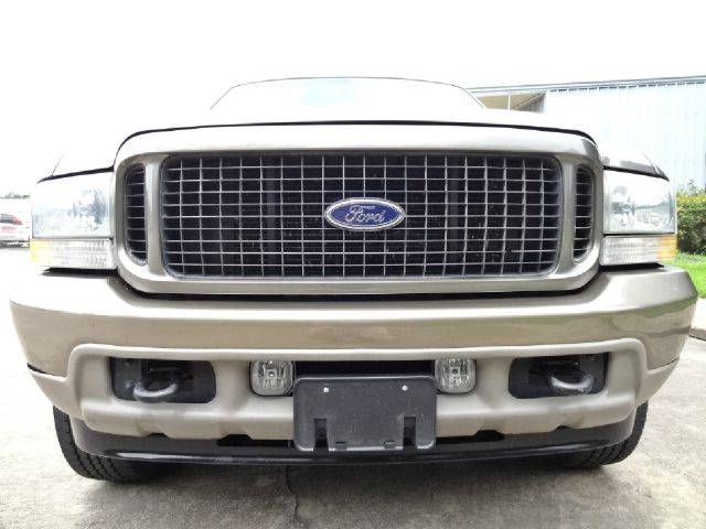 Ford Excursion 2004 photo 19