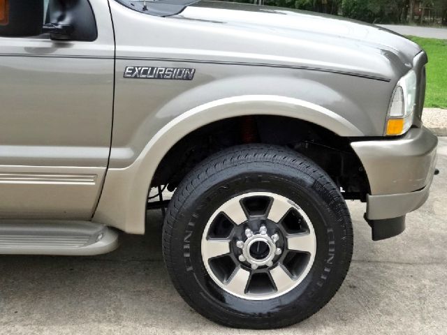 Ford Excursion 2004 photo 50