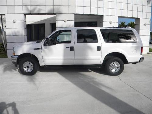 Ford Excursion 2004 photo 1