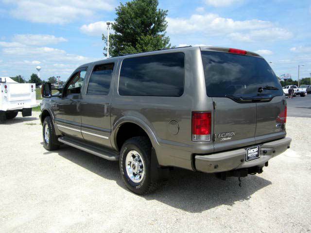 Ford Excursion 2004 photo 3