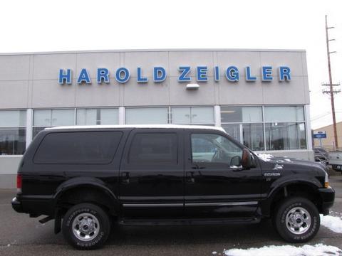 Ford Excursion 2004 photo 1