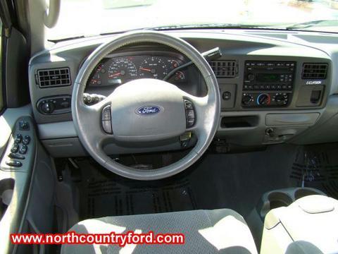 Ford Excursion 2004 photo 2