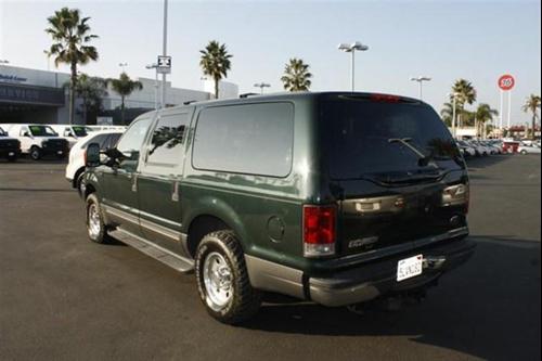 Ford Excursion 2004 photo 1