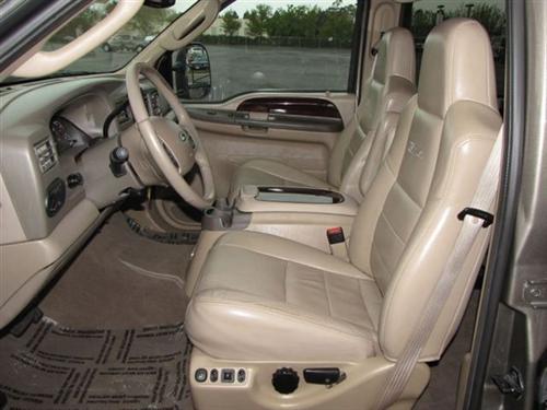 Ford Excursion 2004 photo 2