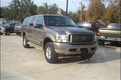 Ford Excursion 2004 photo 2