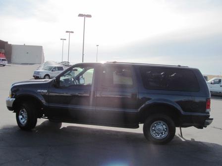 Ford Excursion 2004 photo 1