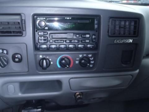 Ford Excursion 2004 photo 1