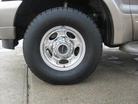 Ford Excursion 2004 photo 1