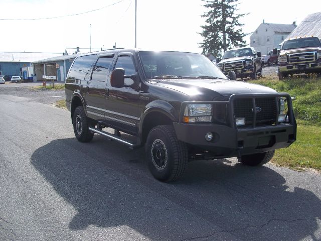 Ford Excursion 2004 photo 1