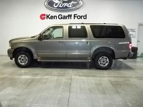 Ford Excursion 2004 photo 1