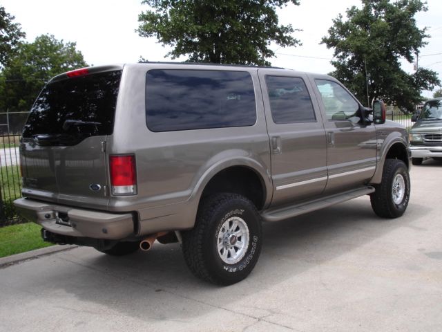Ford Excursion 2005 photo 1