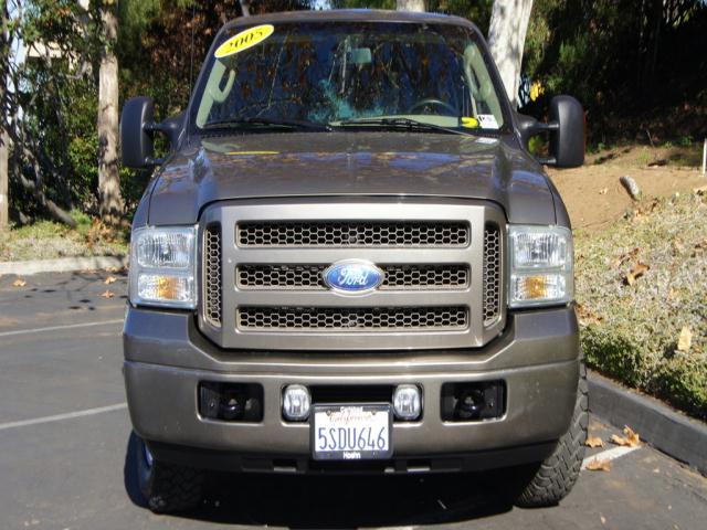 Ford Excursion 2005 photo 1