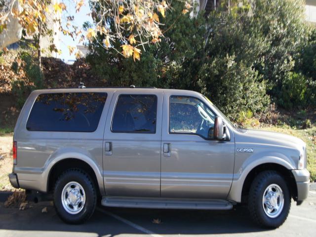 Ford Excursion 2005 photo 2