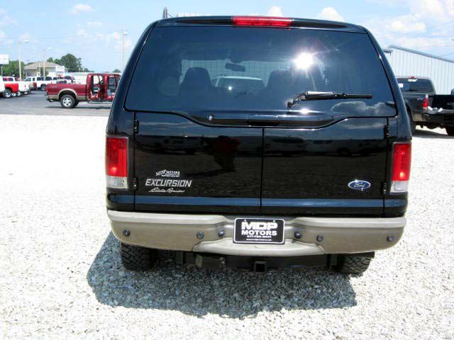 Ford Excursion 2005 photo 1
