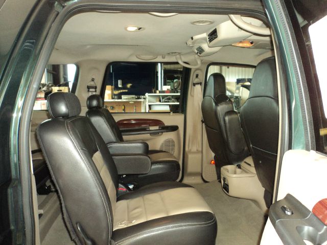 Ford Excursion 2005 photo 10