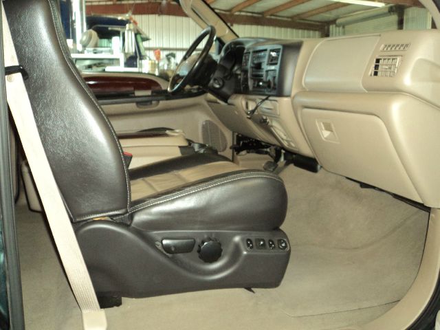 Ford Excursion 2005 photo 12