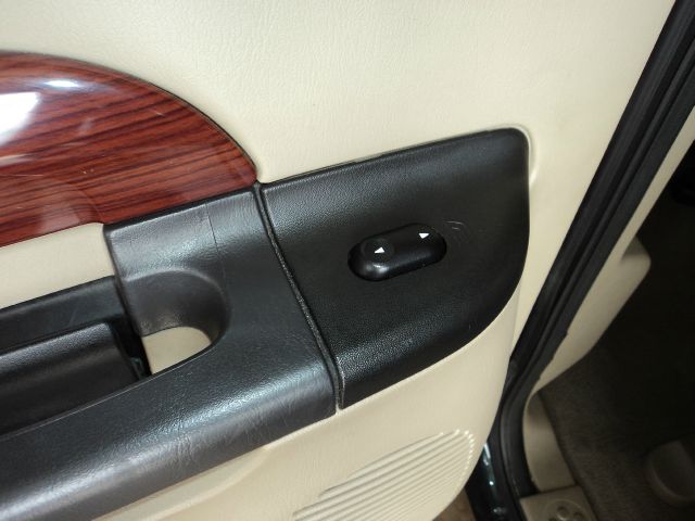 Ford Excursion 2005 photo 57