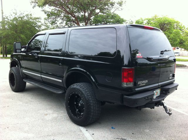 Ford Excursion 2005 photo 16