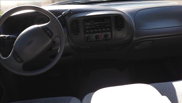 Ford Expedition 1998 photo 2