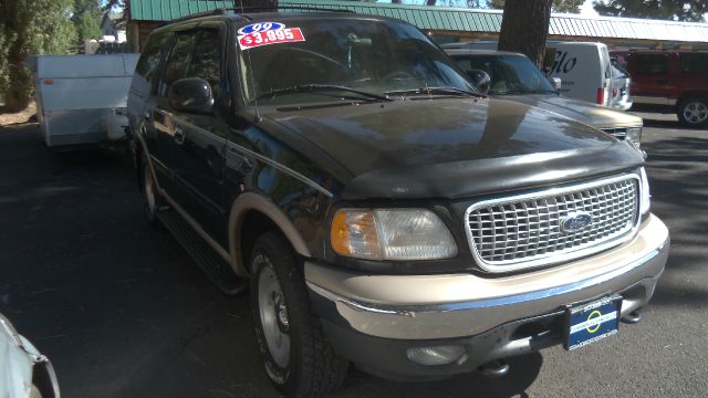 Ford Expedition E320 - Extra Sharp SUV