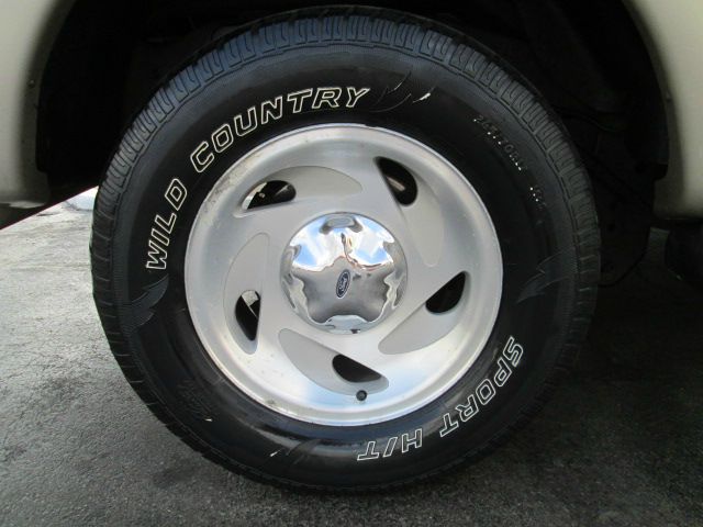 Ford Expedition E320 - Extra Sharp SUV