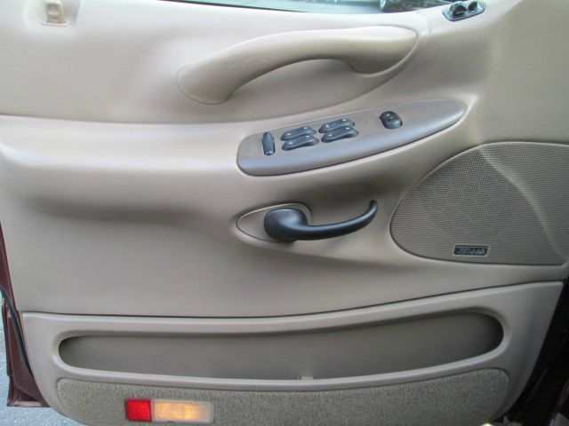 Ford Expedition 1999 photo 2