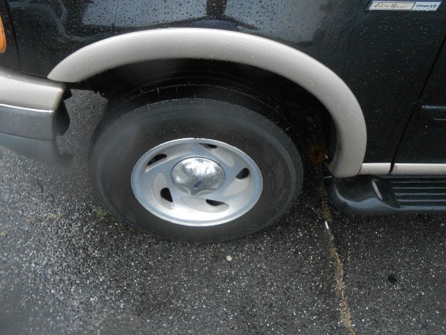 Ford Expedition 1999 photo 19