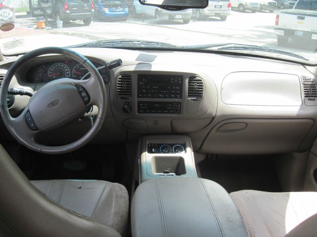 Ford Expedition 2000 photo 3