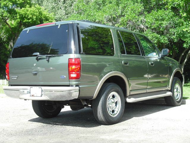 Ford Expedition E320 - Extra Sharp SUV