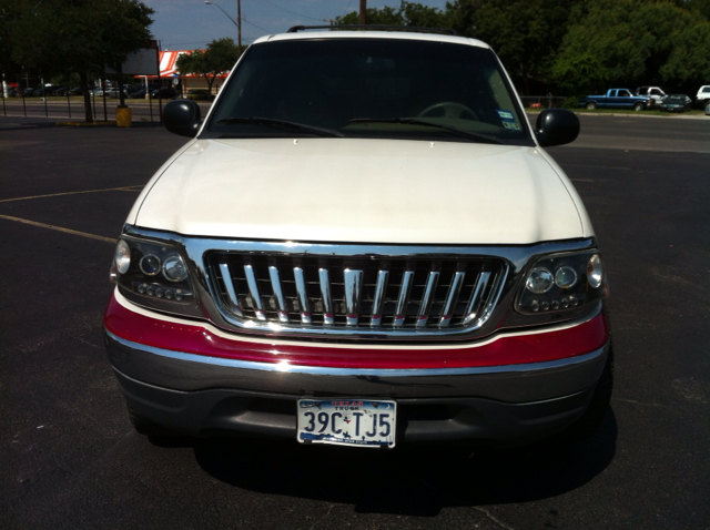 Ford Expedition 2000 photo 1
