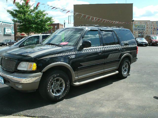 Ford Expedition E320 - Extra Sharp SUV