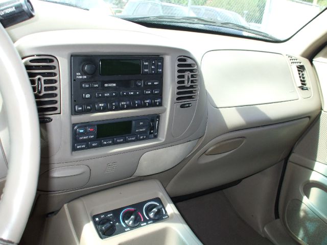 Ford Expedition 2000 photo 2