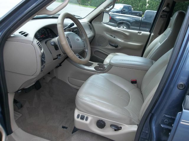 Ford Expedition 2000 photo 3