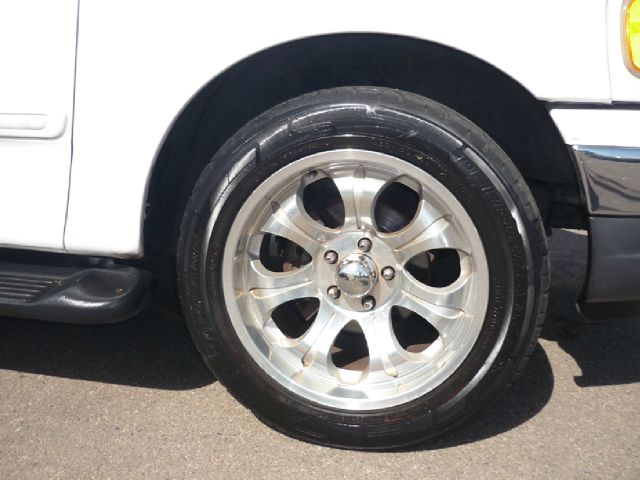 Ford Expedition 2000 photo 1