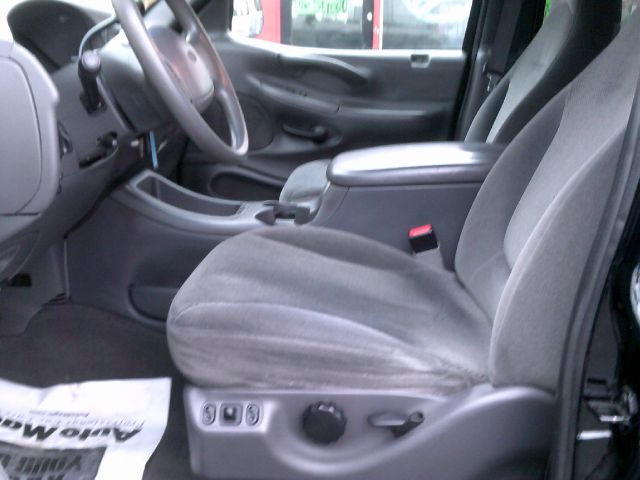 Ford Expedition 2001 photo 2