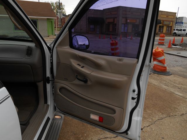 Ford Expedition 2001 photo 5
