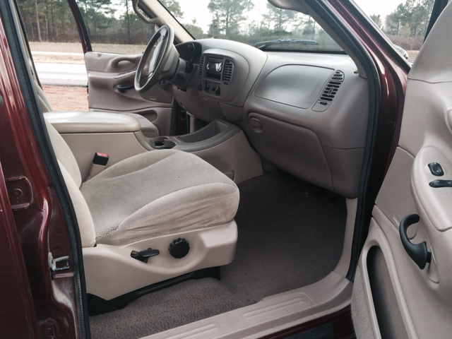 Ford Expedition 2001 photo 3