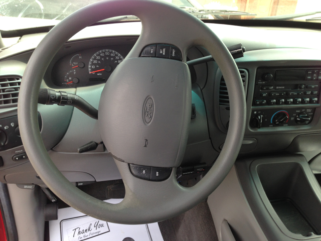 Ford Expedition 2001 photo 2