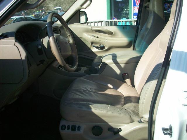Ford Expedition 2001 photo 2