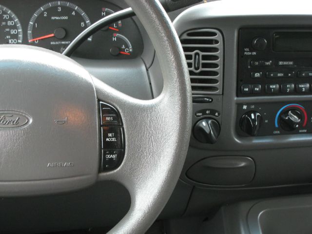 Ford Expedition 2001 photo 15