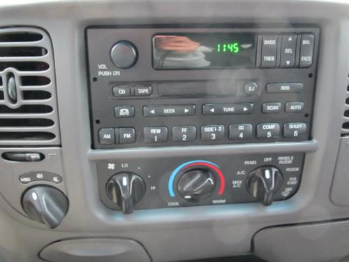 Ford Expedition 2001 photo 3