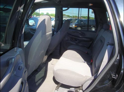 Ford Expedition 2001 photo 3