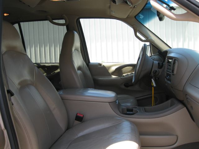 Ford Expedition 2001 photo 4